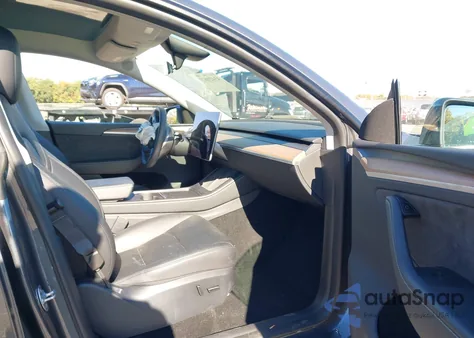 2023 Tesla Model Y Awd/Long Range Dual Motor All-Wheel Drive from USA, damaged, VIN 7SAYGDEE2PA191605